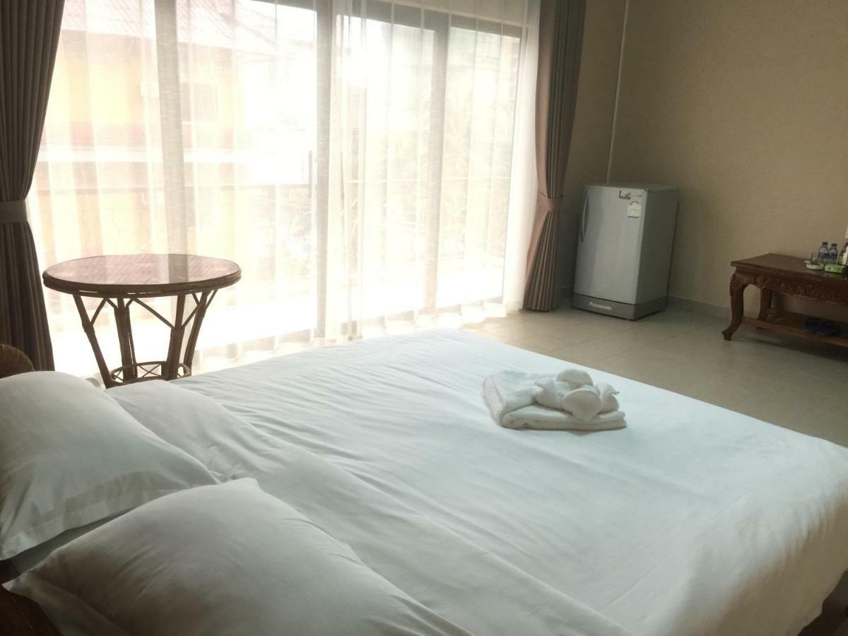 Golden Rooster Hotel シアヌークビル エクステリア 写真