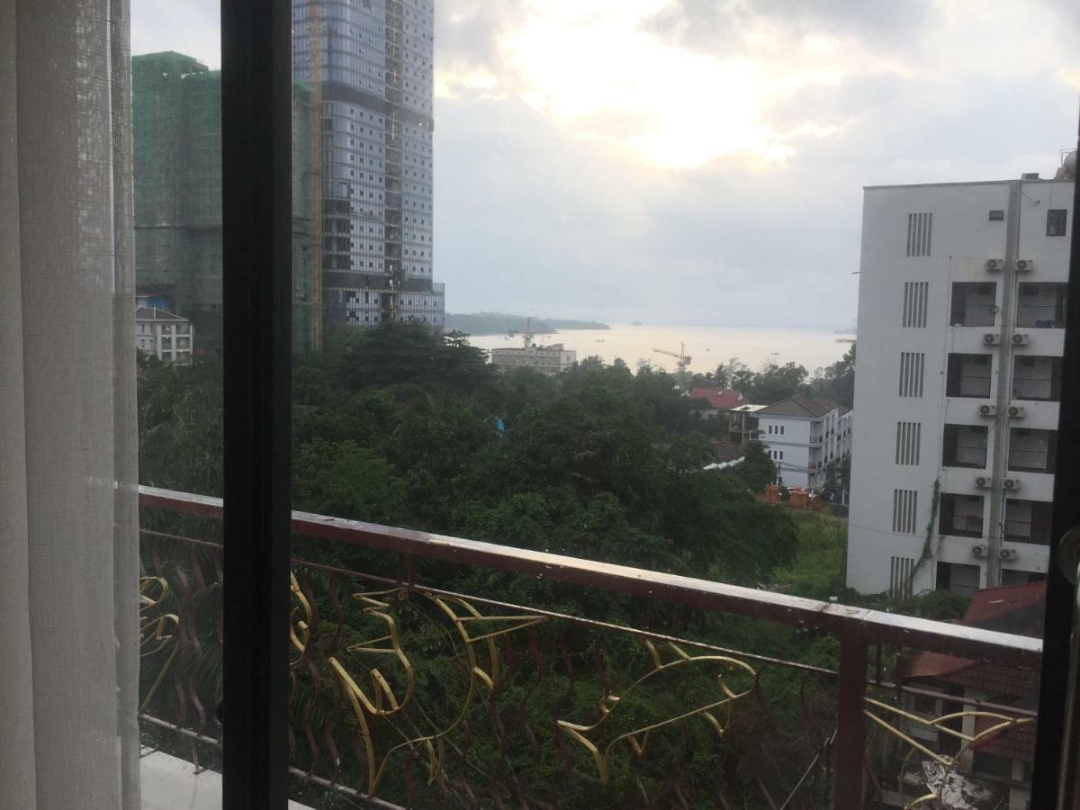 Golden Rooster Hotel シアヌークビル エクステリア 写真