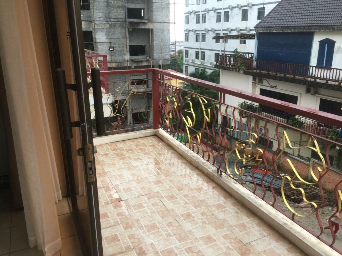 Golden Rooster Hotel シアヌークビル エクステリア 写真