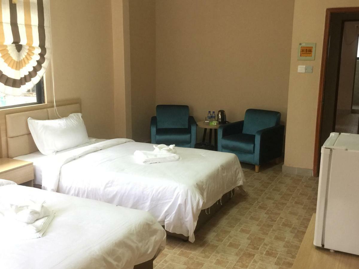 Golden Rooster Hotel シアヌークビル エクステリア 写真